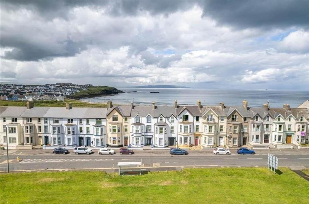 1 Dunluce Park - Portrush By The Sea Daire Dış mekan fotoğraf