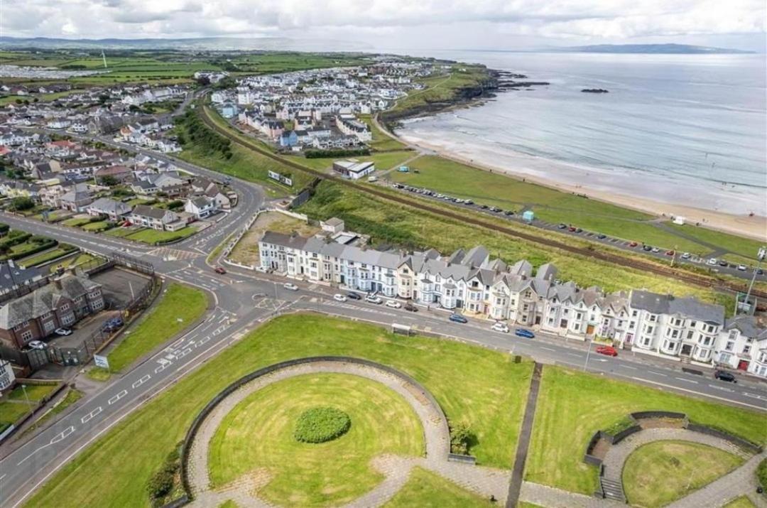 1 Dunluce Park - Portrush By The Sea Daire Dış mekan fotoğraf