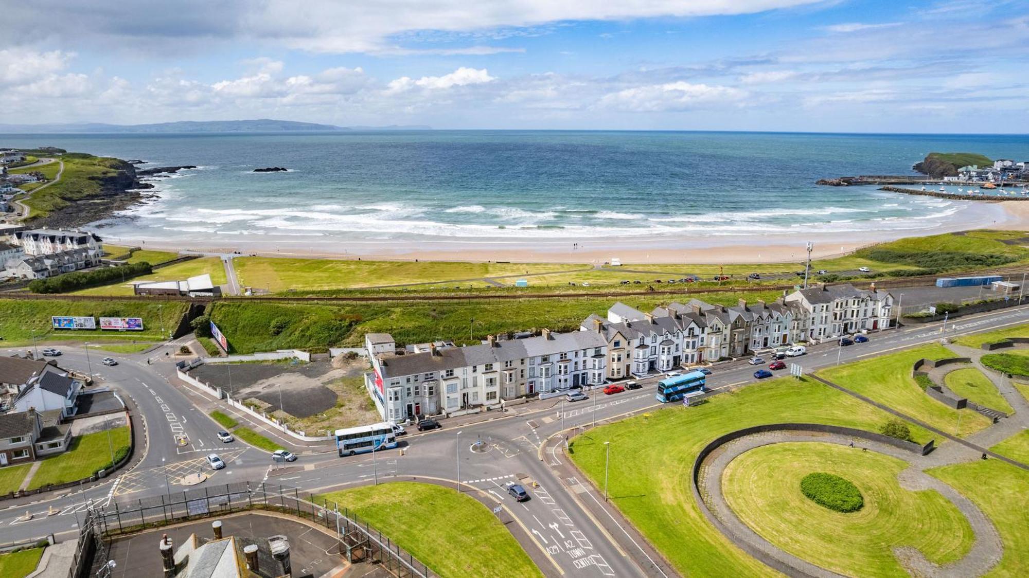 1 Dunluce Park - Portrush By The Sea Daire Dış mekan fotoğraf