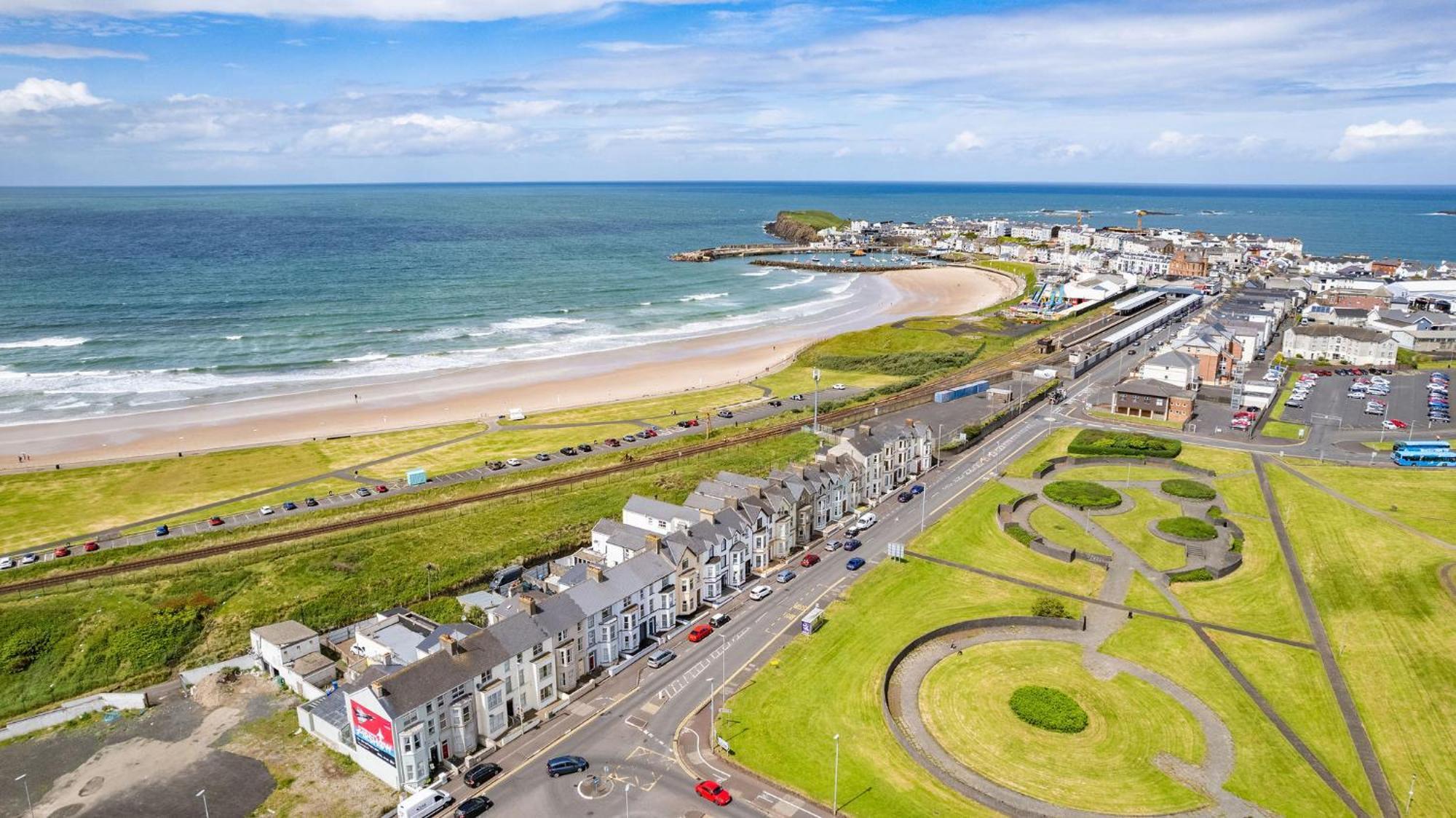 1 Dunluce Park - Portrush By The Sea Daire Dış mekan fotoğraf